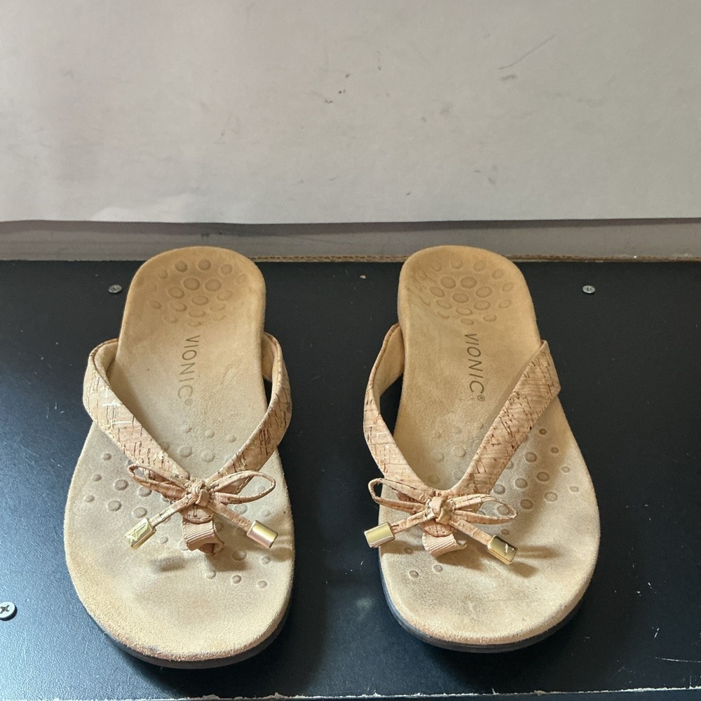 Vionic Rest Bella Toe Post Sandal Women 7.5 Gold Cork Orthotic Flip Flop